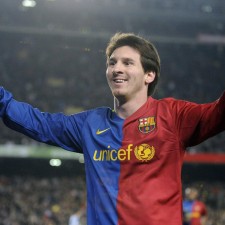 足彩网：非典型帽子戏法，秦升本赛季两度登场，替补席三黄加身引热议